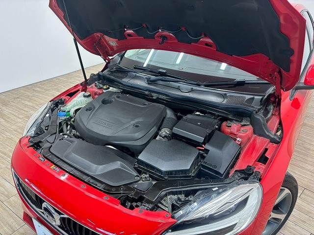 VOLVO VOLVO V40 2018