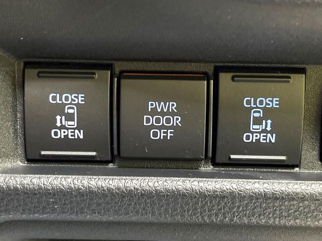 TOYOTA SIENTA HYBRID 2022