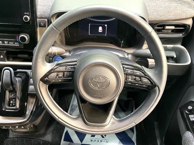 TOYOTA SIENTA HYBRID 2022