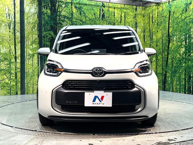 TOYOTA SIENTA HYBRID 2022