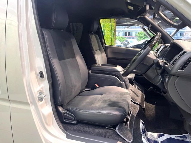 TOYOTA HIACE van 2WD 2020