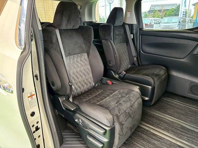 TOYOTA VELLFIRE 2020