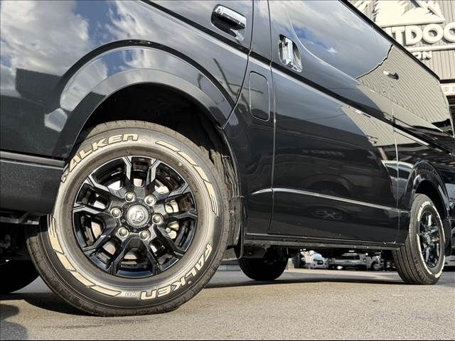 TOYOTA HIACE van 4WD 2024