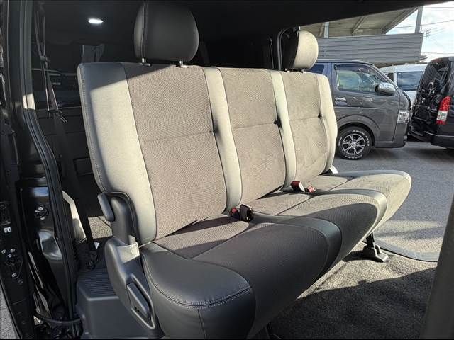 TOYOTA HIACE van 4WD 2024