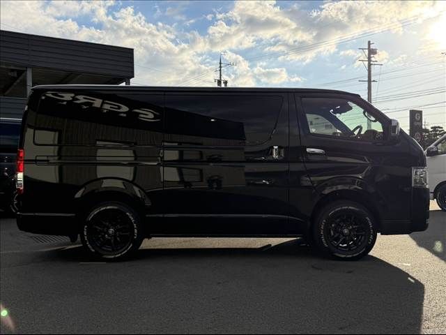 TOYOTA HIACE van 4WD 2024