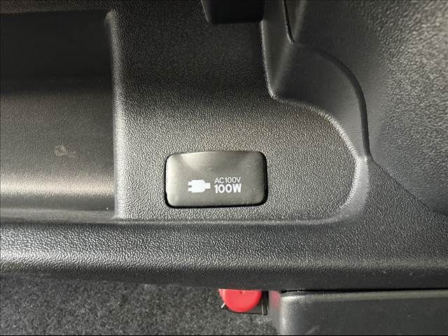 TOYOTA HIACE van 4WD 2024