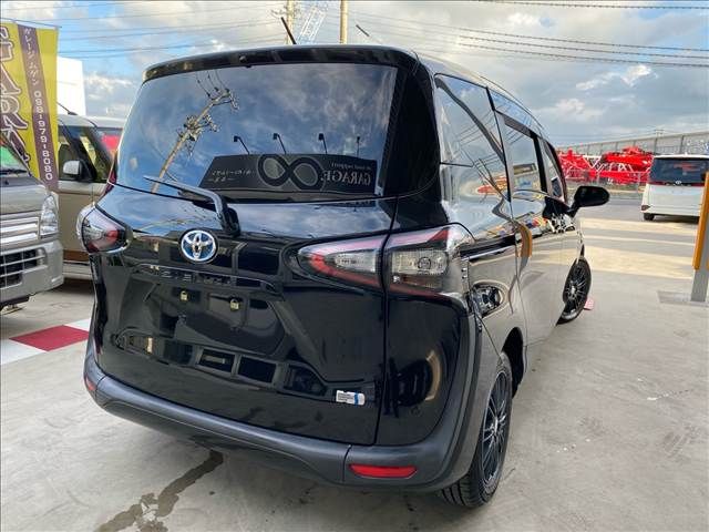 TOYOTA SIENTA HYBRID 2016