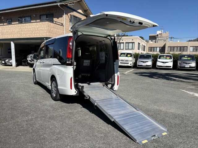 HONDA STEPWAGON 2016