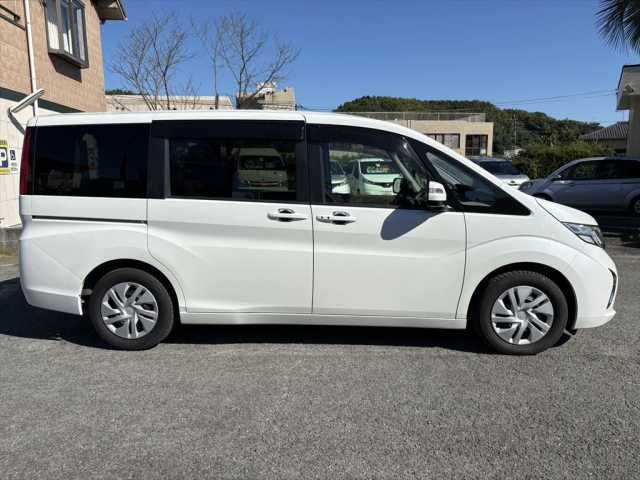 HONDA STEPWAGON 2016