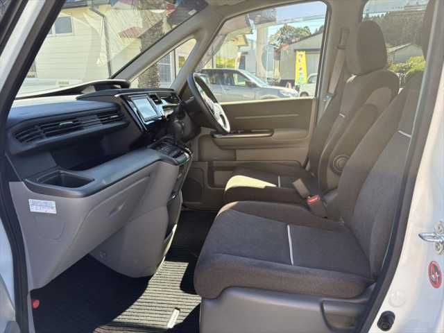 HONDA STEPWAGON 2016