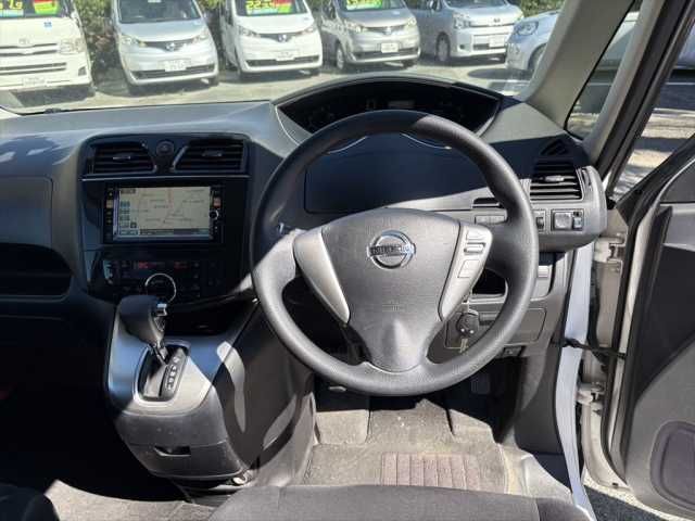 NISSAN SERENA  WG 2013