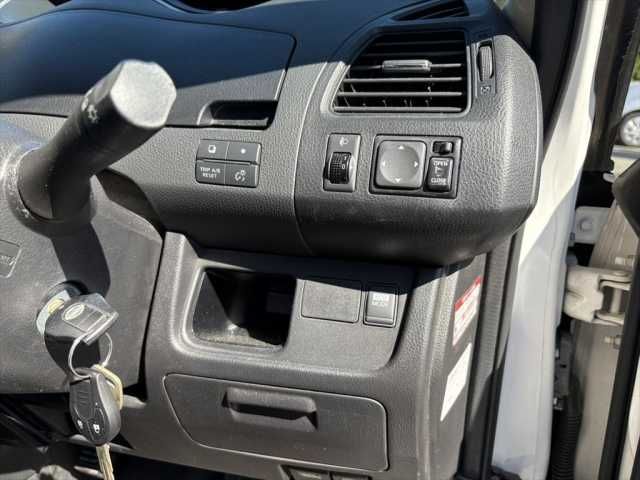 NISSAN SERENA  WG 2013