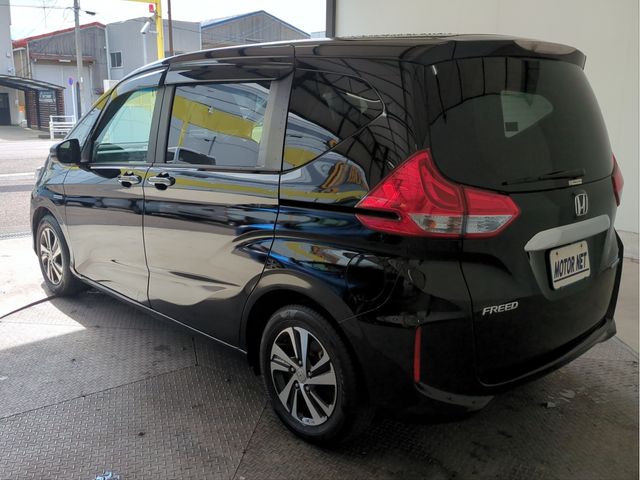 HONDA FREED 2016