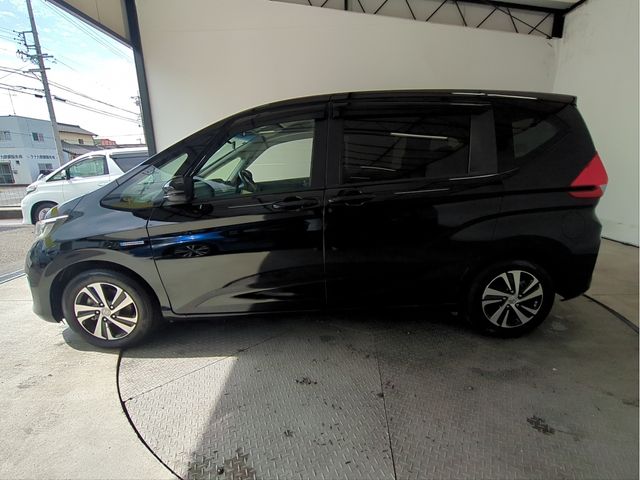 HONDA FREED 2016