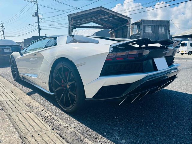 LAMBORGHINI LAMBORGHINI Aventador 2018