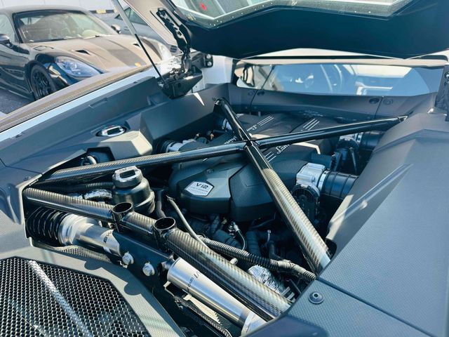 LAMBORGHINI LAMBORGHINI Aventador 2018