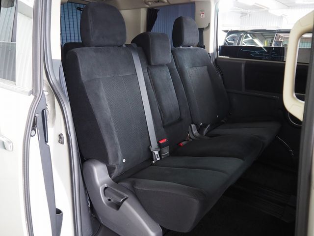 MITSUBISHI DELICA D:5 4WD 2014