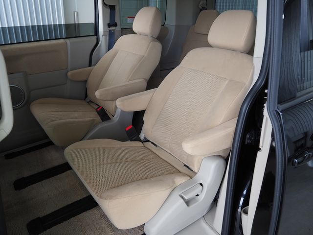 MITSUBISHI DELICA D:5 4WD 2011