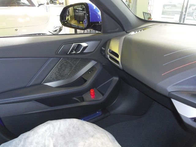 BMW BMW 1series 2024