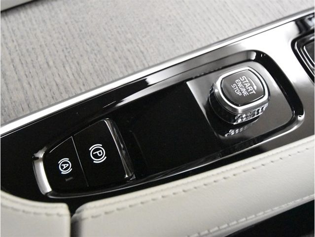 VOLVO VOLVO XC90 2022