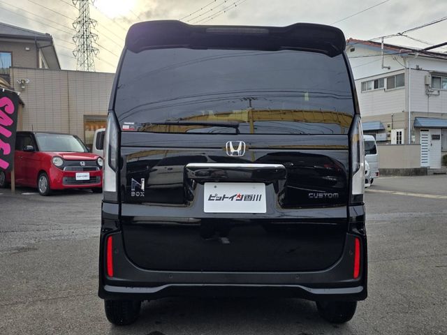 HONDA N BOX CUSTOM 2024
