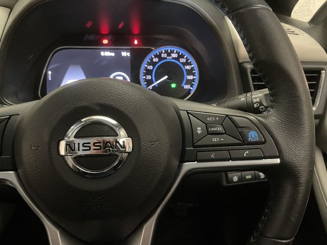 NISSAN LEAF 2018