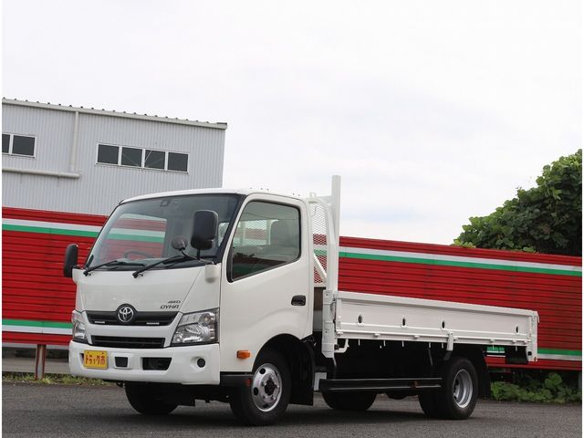 TOYOTA DYNA 2017
