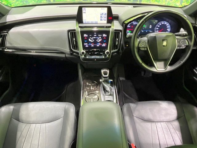 TOYOTA CROWN sedan hybrid 4WD 2018