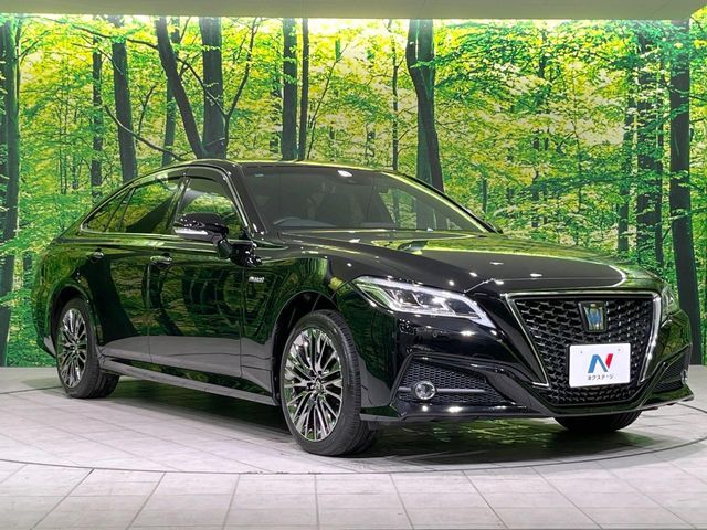 TOYOTA CROWN sedan hybrid 4WD 2018