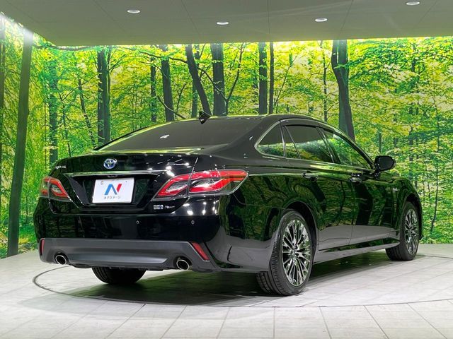 TOYOTA CROWN sedan hybrid 4WD 2018