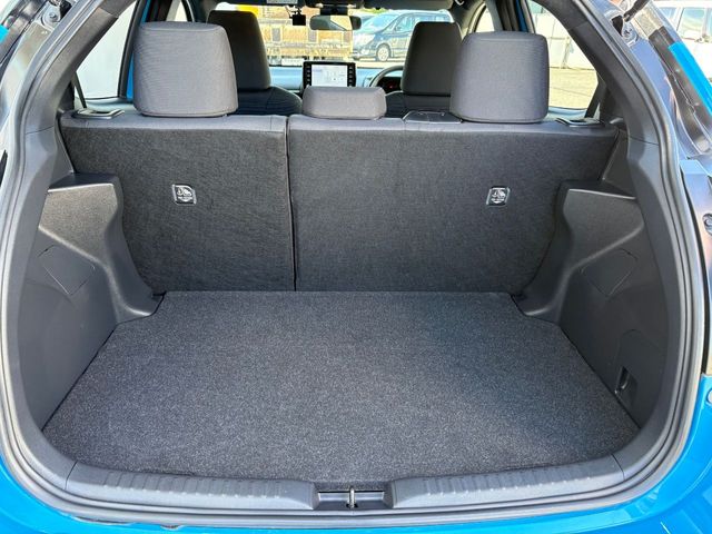 TOYOTA YARIS HYBRID 2023