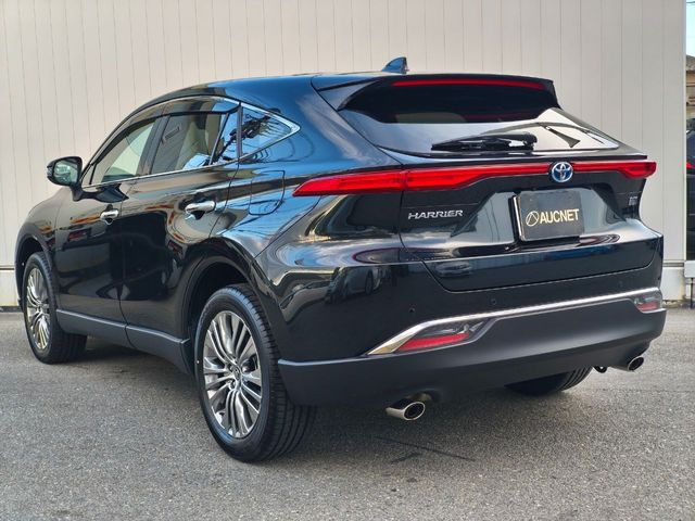 TOYOTA HARRIER HYBRID 2023