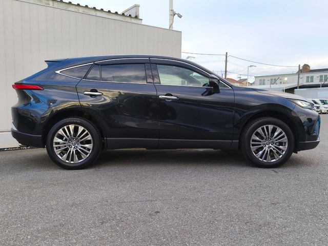 TOYOTA HARRIER HYBRID 2023