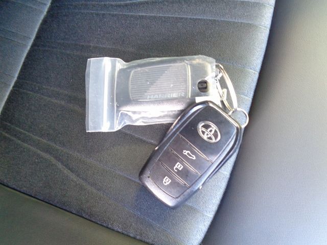 TOYOTA HARRIER 2WD 2021