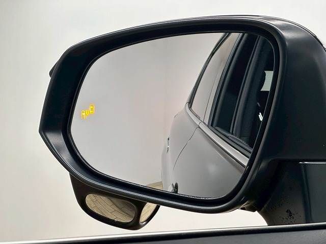 TOYOTA HARRIER 2WD 2023