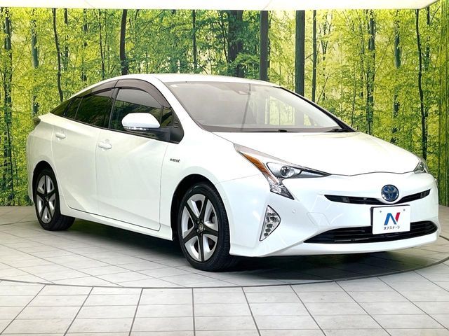 TOYOTA PRIUS 2016