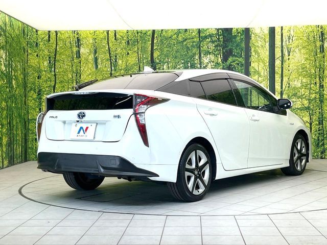 TOYOTA PRIUS 2016