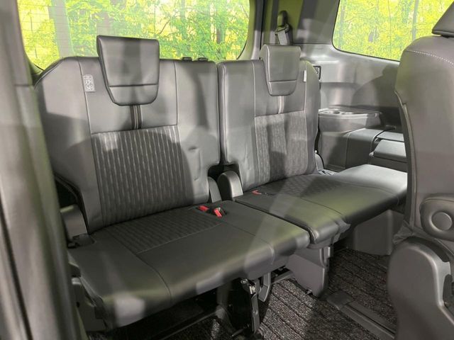 TOYOTA NOAH HYBRID 2023