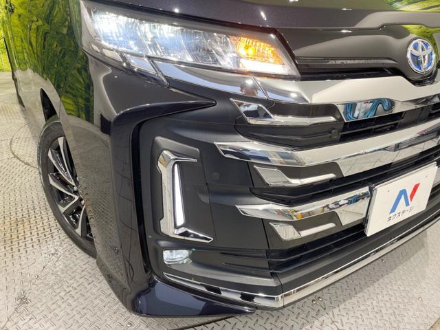 TOYOTA NOAH HYBRID 2023