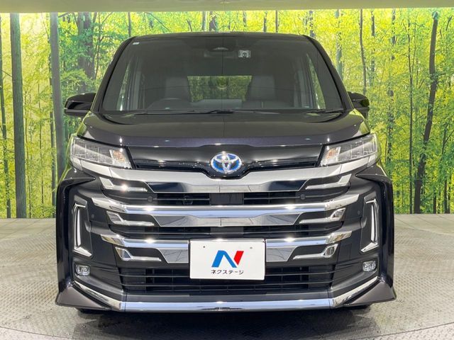 TOYOTA NOAH HYBRID 2023