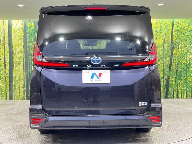 TOYOTA NOAH HYBRID 2023