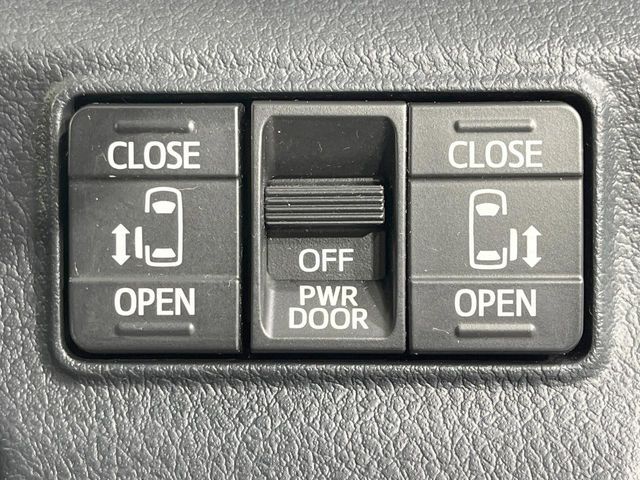 TOYOTA SIENTA HYBRID 2017