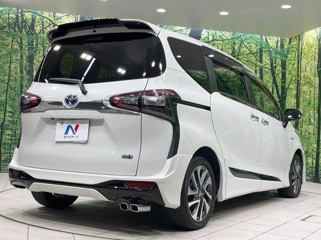 TOYOTA SIENTA HYBRID 2017