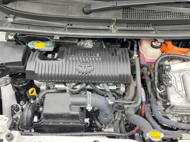 TOYOTA SIENTA HYBRID 2017