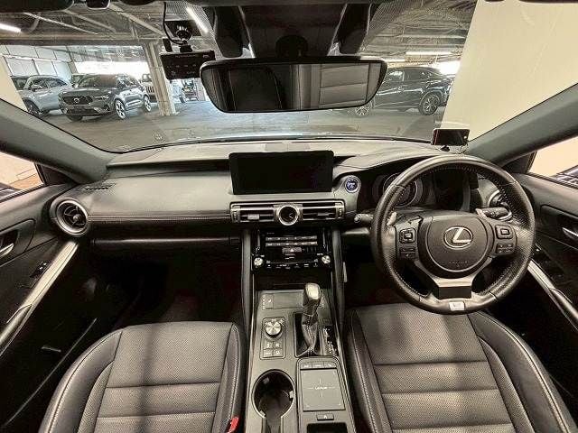 TOYOTA LEXUS IS300h 2021