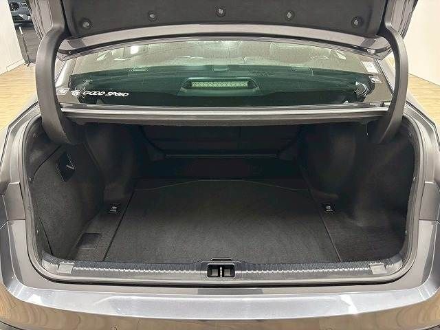 TOYOTA LEXUS IS300h 2021