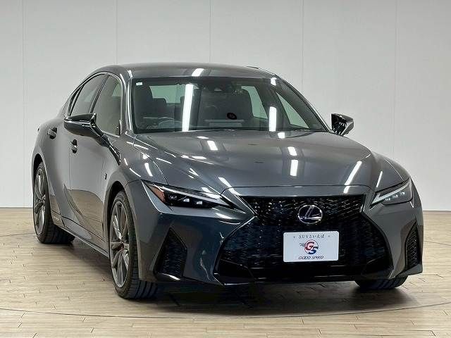 TOYOTA LEXUS IS300h 2021