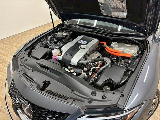 TOYOTA LEXUS IS300h 2021