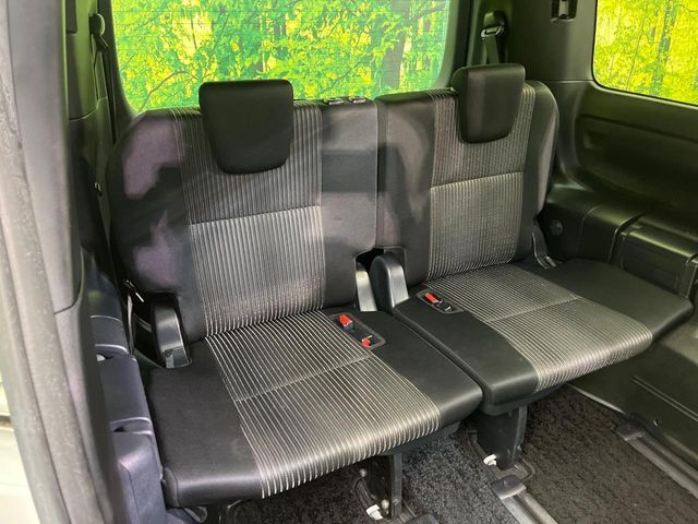 TOYOTA VOXY HYBRID 2018