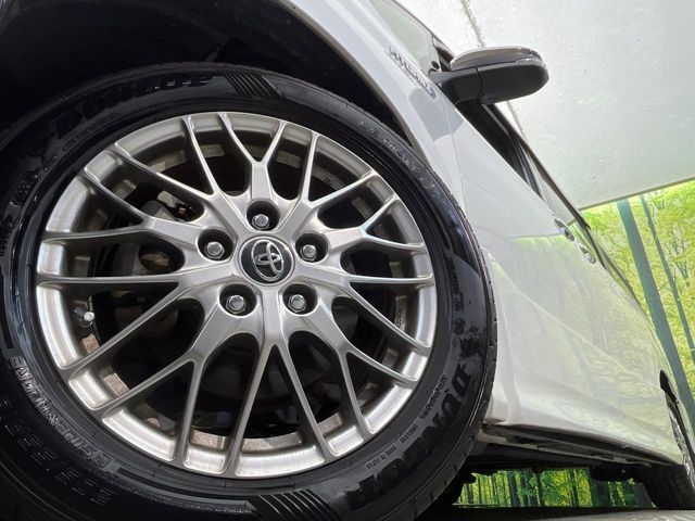 TOYOTA VOXY HYBRID 2018